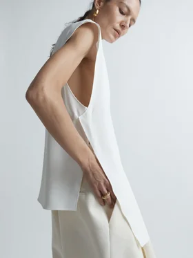 SHOP RAEY >
